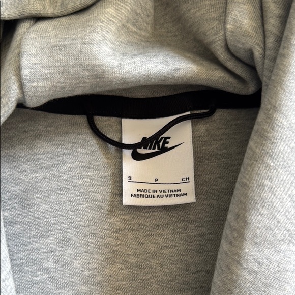 Nike - Picture 2 of 2